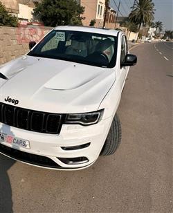 جیپ گراند شیرۆکی